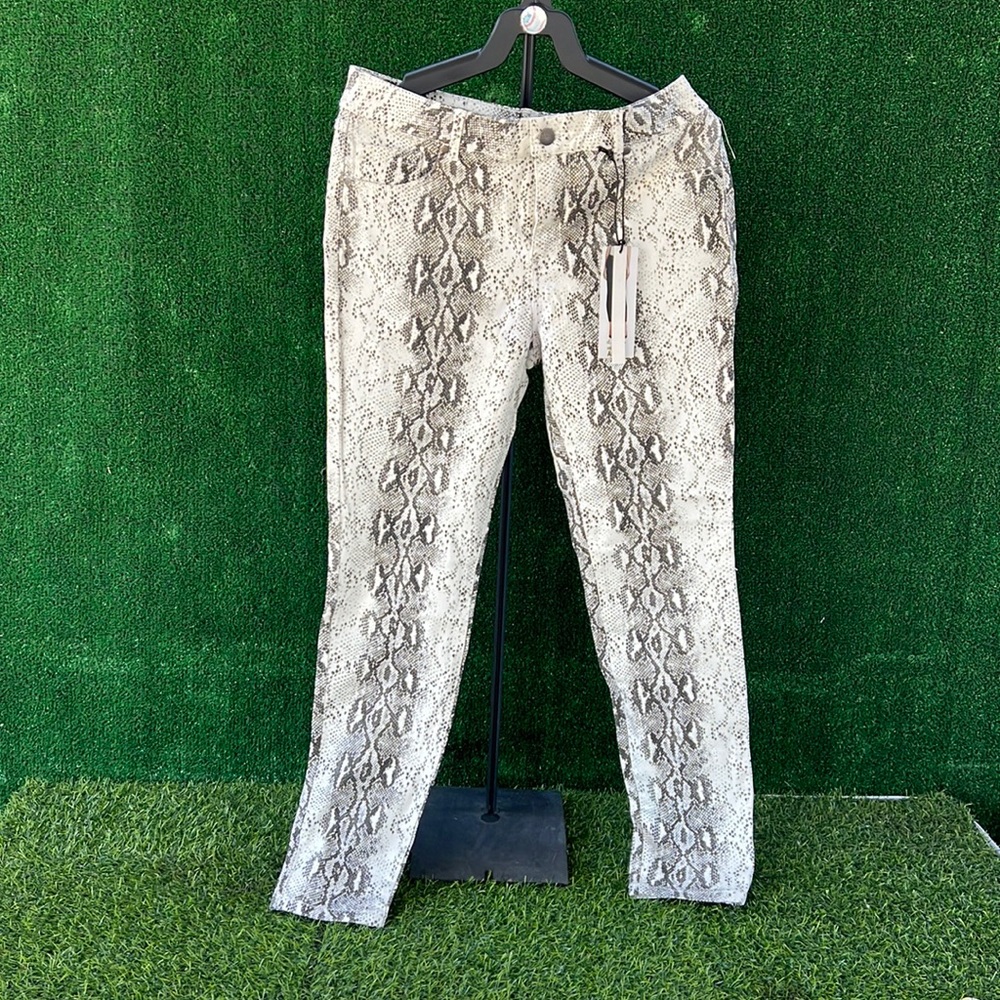 Snake jeans